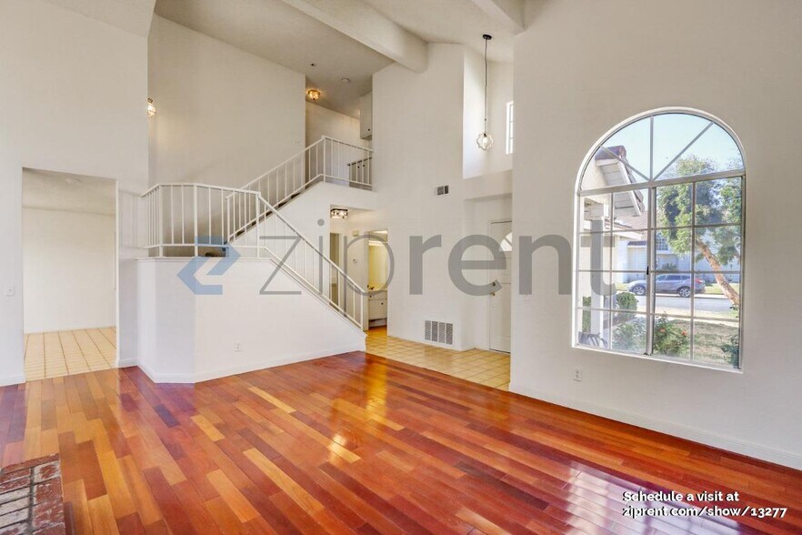 Building Photo - 116 Plymouth Way