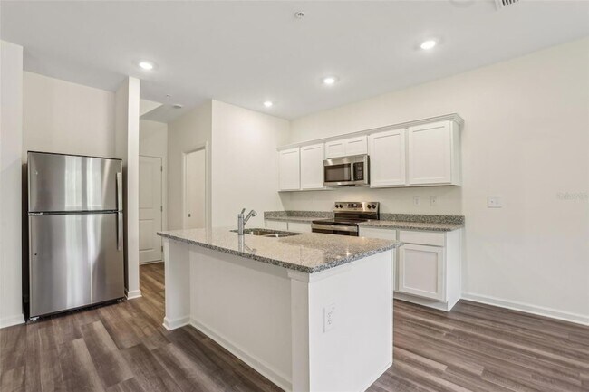 Building Photo - 2603 Grey Hawk Dr