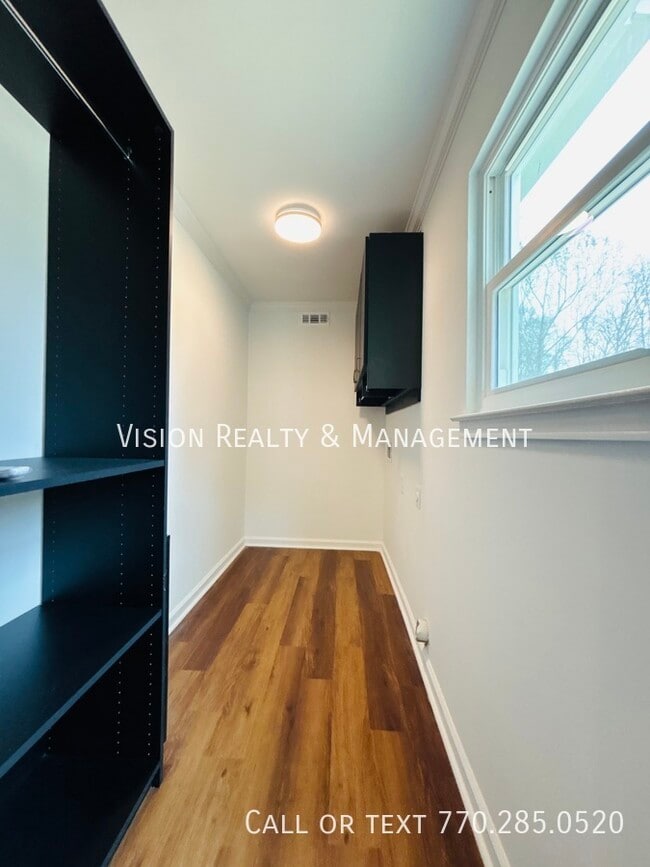 Building Photo - 2821 Briarvale Ct SE