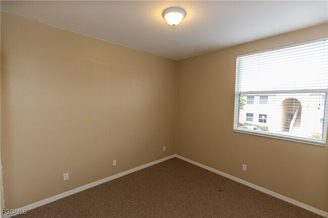 Building Photo - 4275 Bellasol Cir