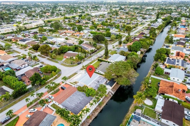 Building Photo - 4701 SW 104th Ct