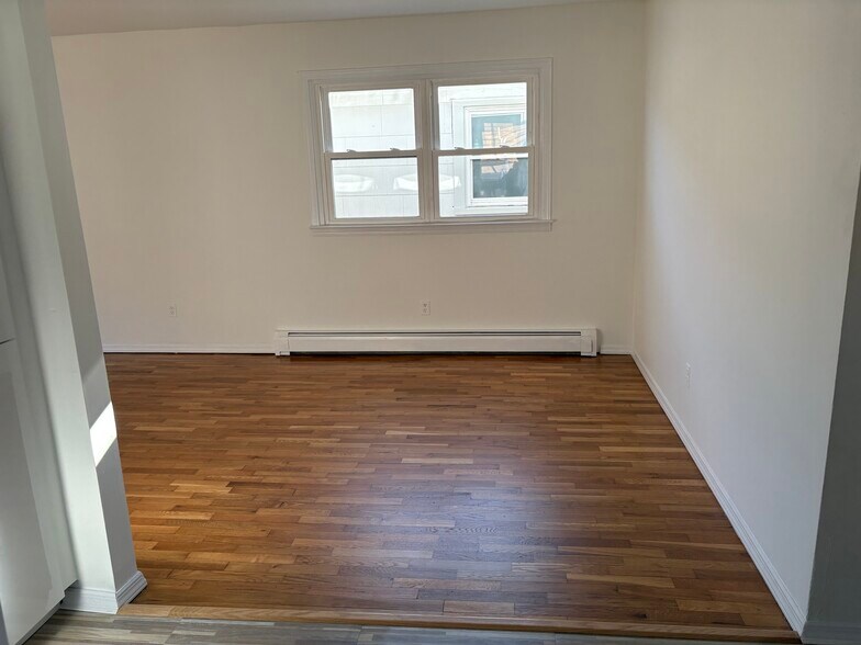 Building Photo - 6219 Polk St