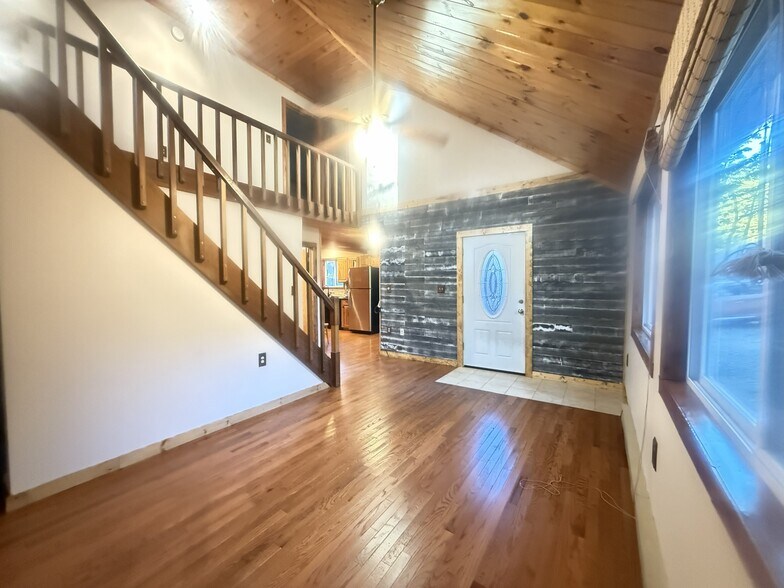 Building Photo - 235 Scenic Dr