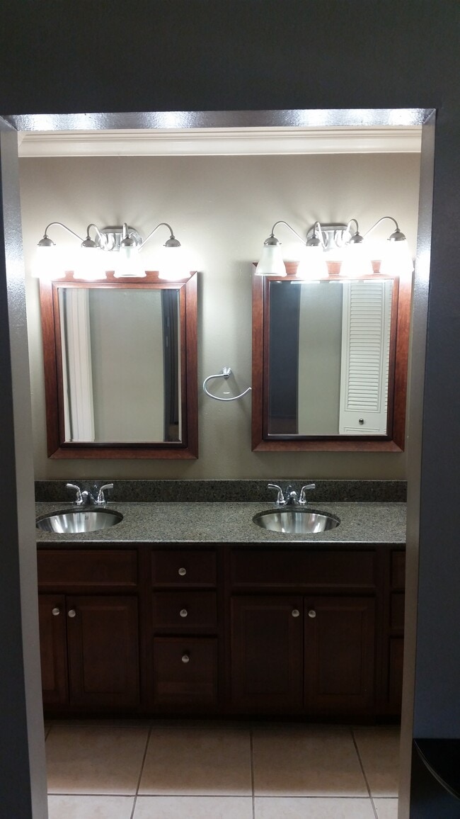 Primary bath with double sinks - 636 Tulane Ave