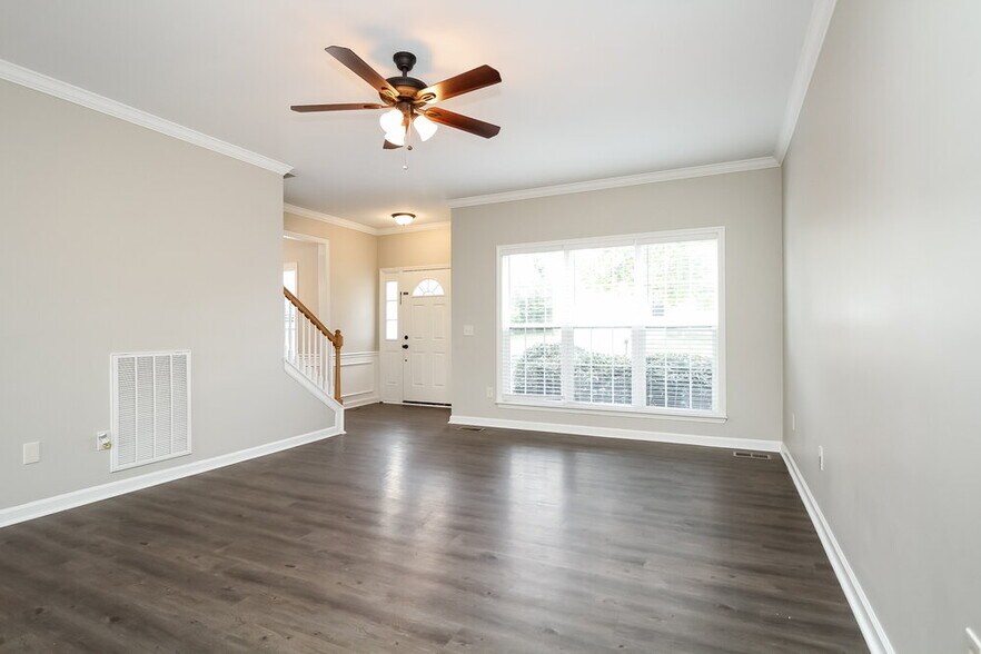 Building Photo - 7883 Rainey Dr