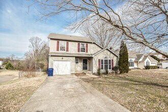 Building Photo - Centrally Located Three Bedroom!