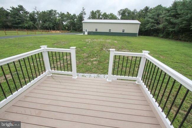 Building Photo - 8 Conover Ln