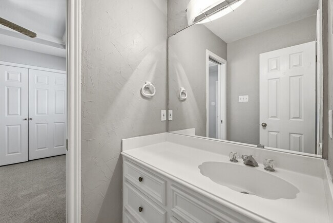 Building Photo - 905 Winged Foot Dr