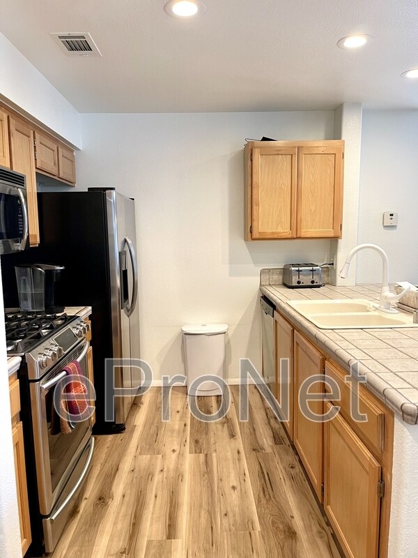 Building Photo - 1401 Beaver Spring St