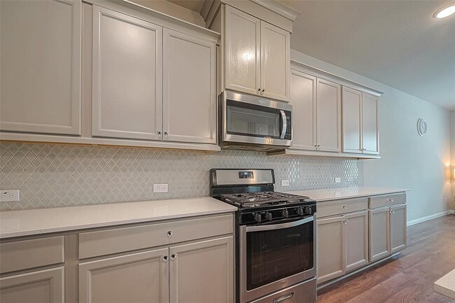 Building Photo - 21029 Crinet Square