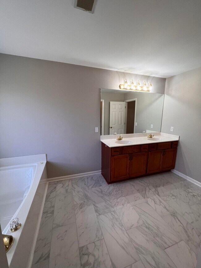 Building Photo - 4320 Creek Valley Way