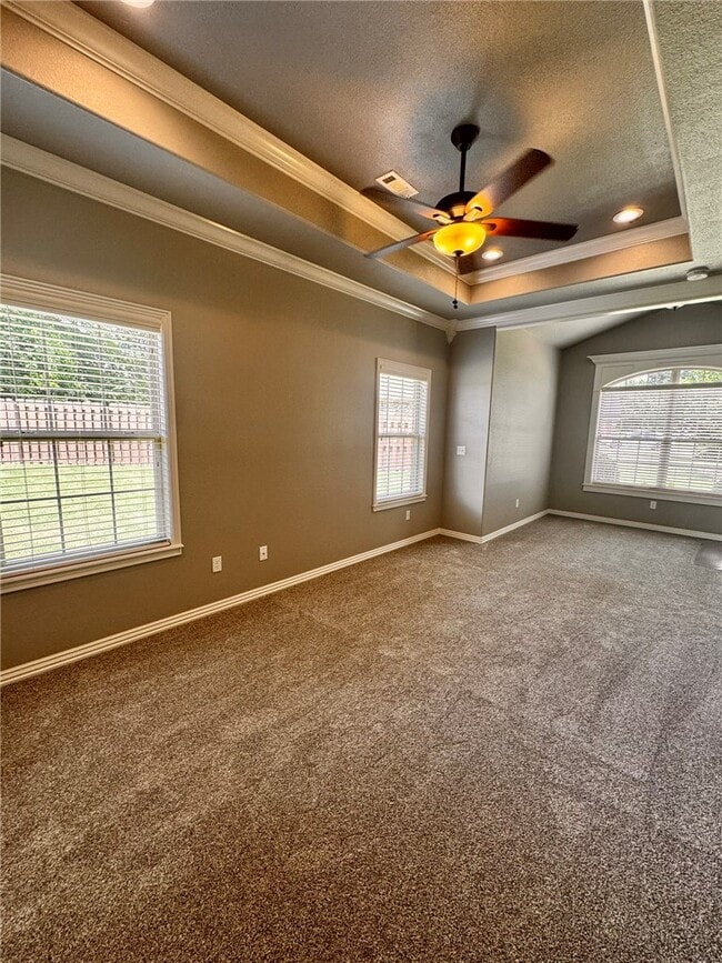 Building Photo - 6108 S 39th Pl