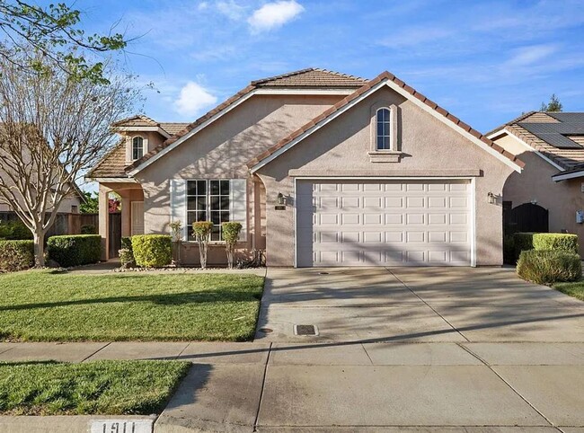 Building Photo - 1911 Lexington Dr