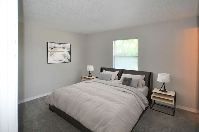 Building Photo - Remodeled 3/2 with huge yard in Sandalwood