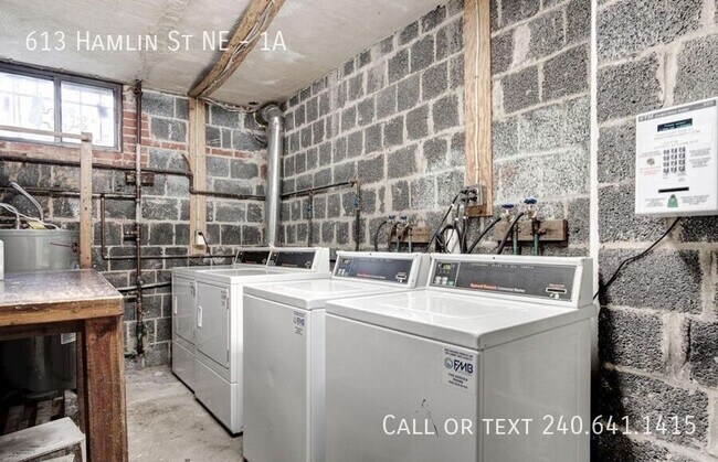 Building Photo - 613 Hamlin St NE