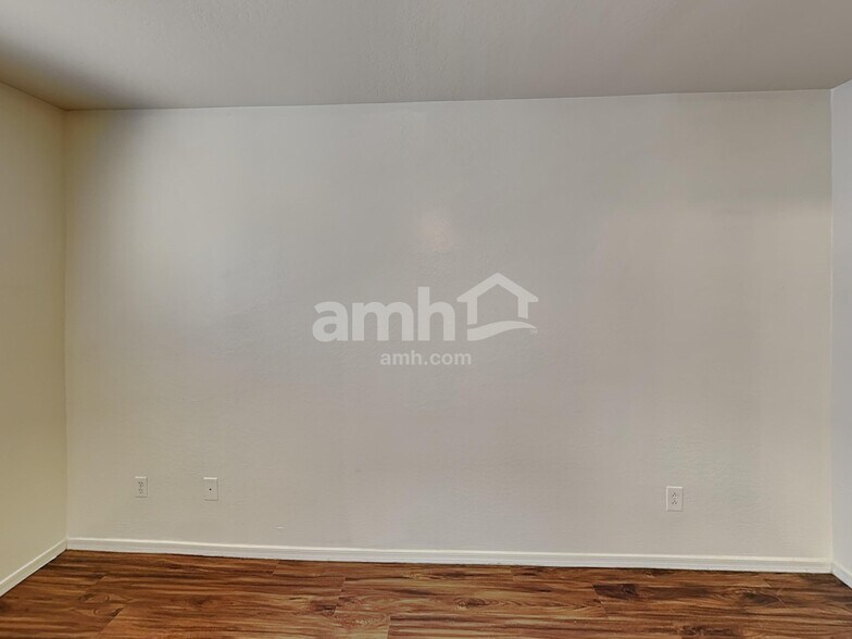 Building Photo - 12438 W Windrose Dr