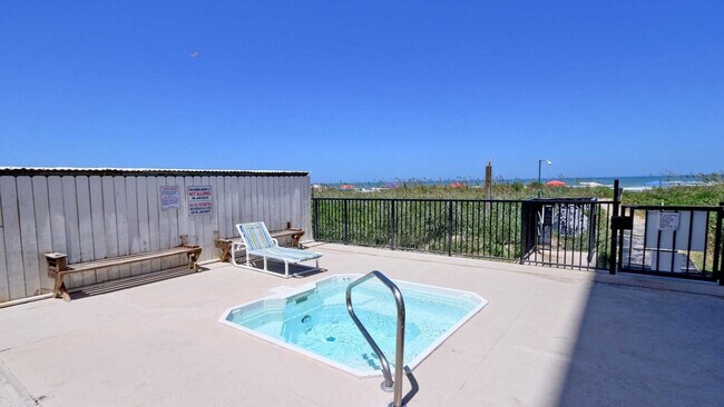 Building Photo - 5516 Gulf Blvd