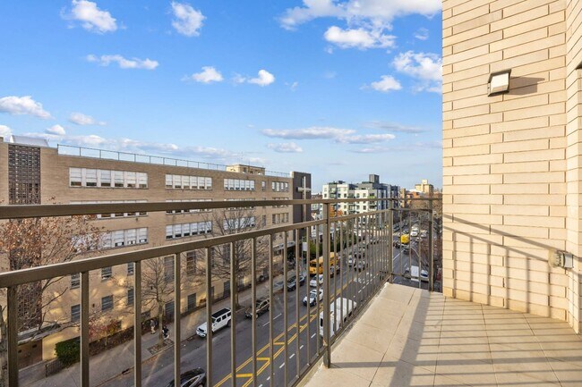 Building Photo - 2491 Ocean Ave