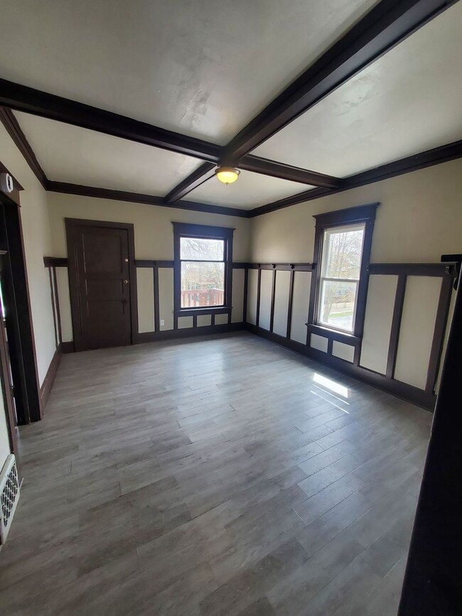 Primary Photo - 2719 N 33rd St