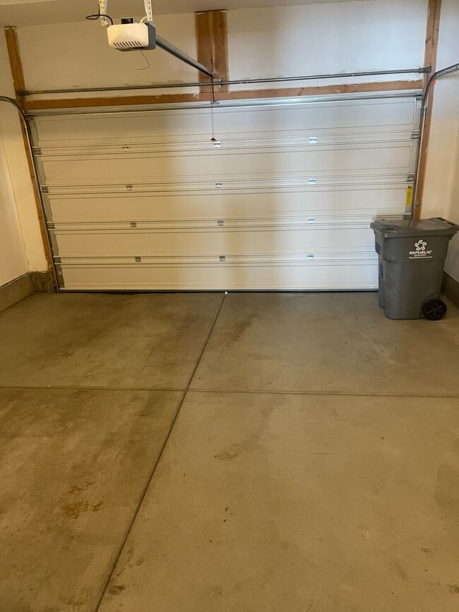 Building Photo - Beautiful Saratoga Springs Townhome for rent!