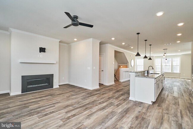 Building Photo - 45116 Kincora Dr
