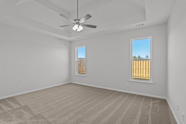 Building Photo - 8163 Snelling Dr