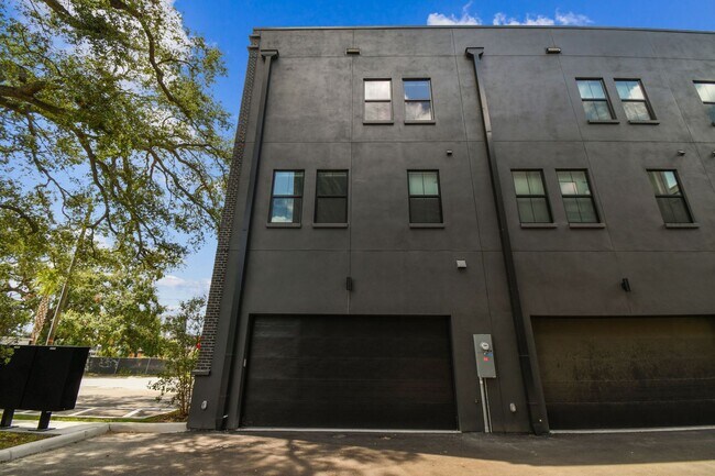 Building Photo - New Construction Townhome For Lease