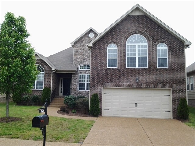 Primary Photo - 824 Daybreak Dr