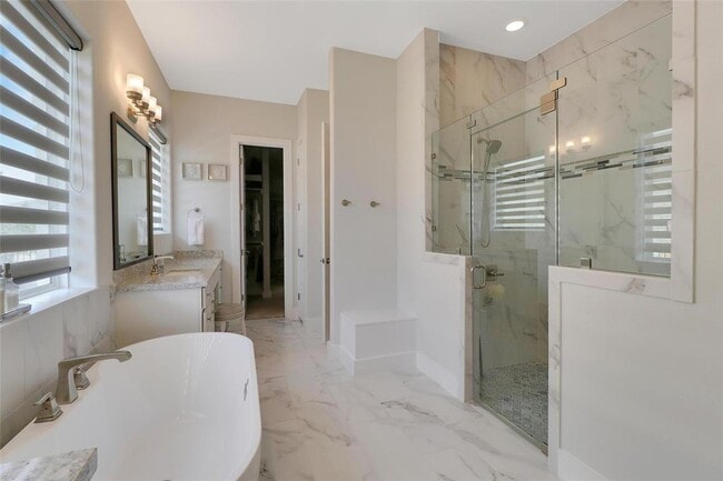 Building Photo - 702 Tomichi Trl