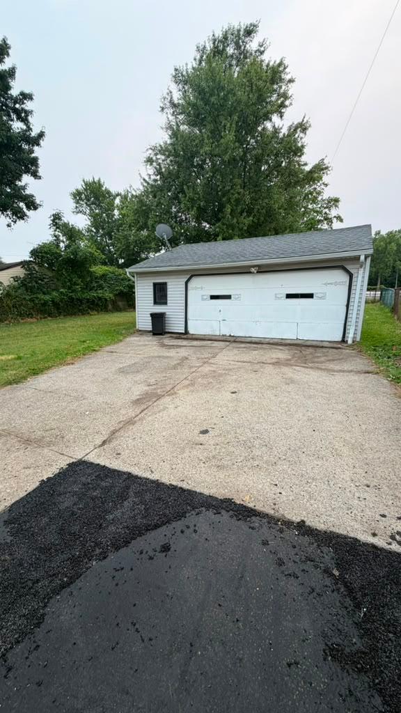 Building Photo - 5830 Beech Dr