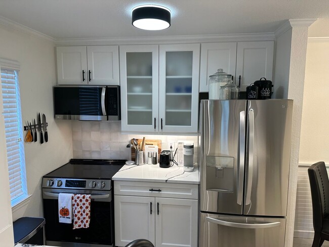 Primary Photo - Roommate Wanted - Downtown Sarasota Renova...