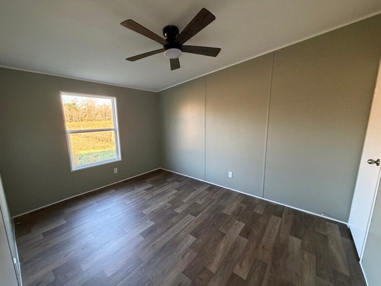 Building Photo - 6939 N Farm to Market 331 Rd