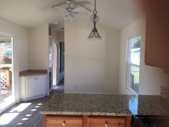 Building Photo - OWN878