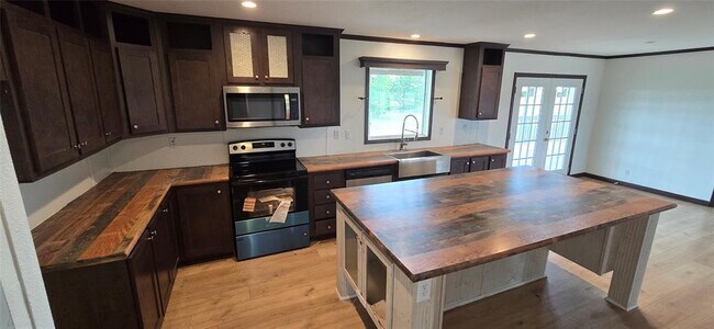 Building Photo - 148 Sunview Dr