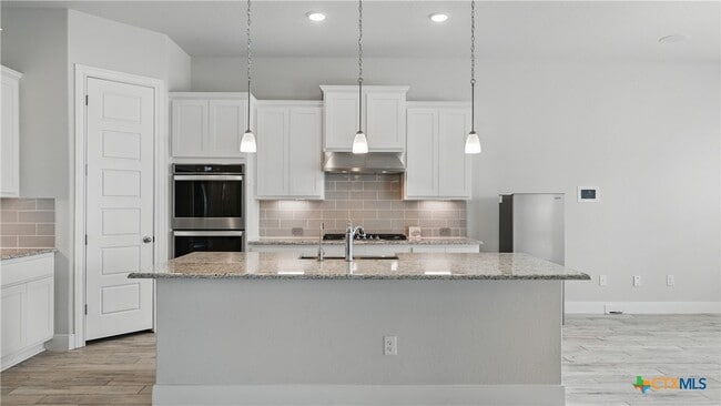 Building Photo - 1606 Folk Victorian Rd