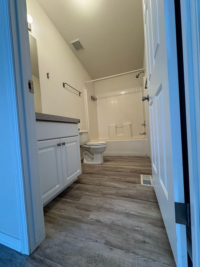 Building Photo - COMING SOON! NOW TAKING APPLICATIONS! An Outdoor Entertainer's Dream on the Majestic Oregon Coast!