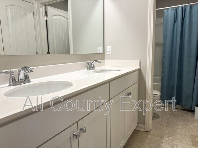 Building Photo - 5145 Explorer Ln