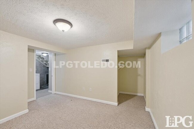 Building Photo - 1809 Pilgrim Rd