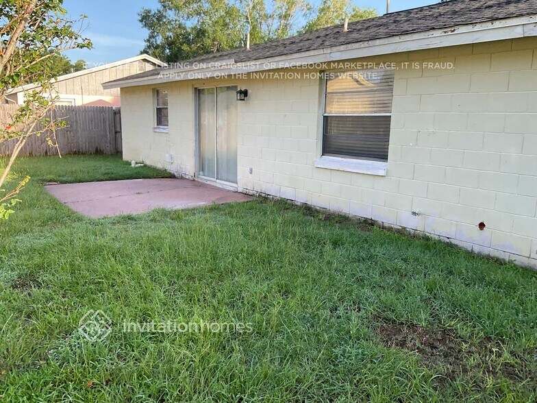Building Photo - 10206 Vista Cove Ct