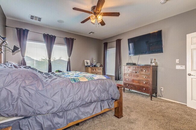 Building Photo - Gorgeous 5 Bedroom 3.5 Bath Stetson Valley...