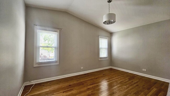 Building Photo - 545 Avebury Ln