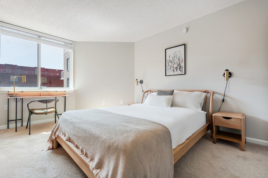 Building Photo - 2140 L St NW