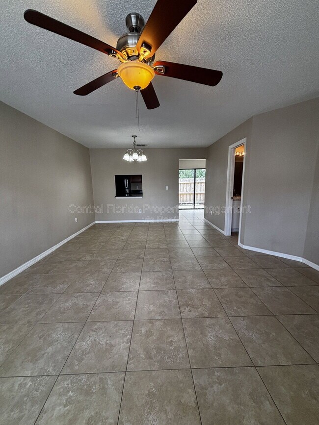 Building Photo - 1627 Long Ridge Ct