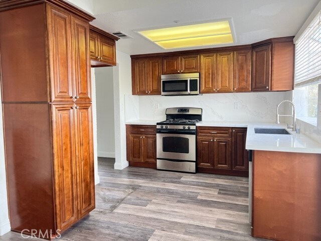 Building Photo - 14240 Plumas Ct