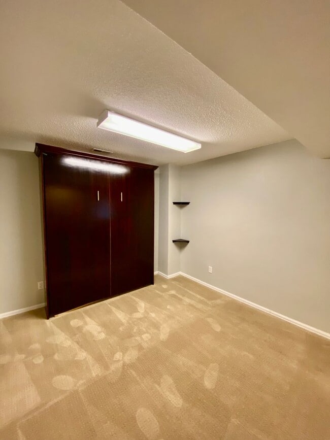 Building Photo - 4 Bedrooms on Corner Lot in 80920!  Dog Friendly!