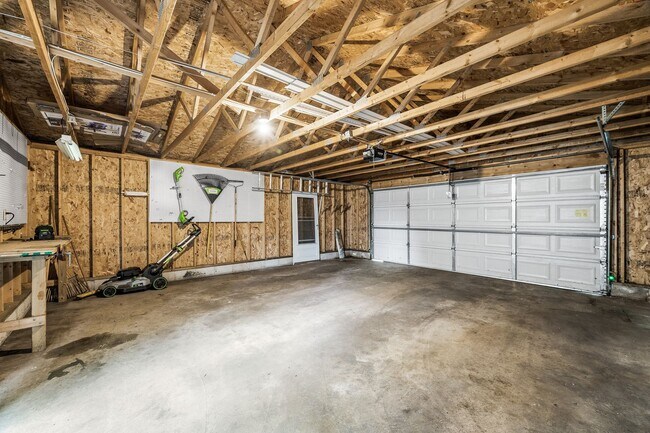 Building Photo - Gorgeous 4BR/2BA Home with Finished Lower ...