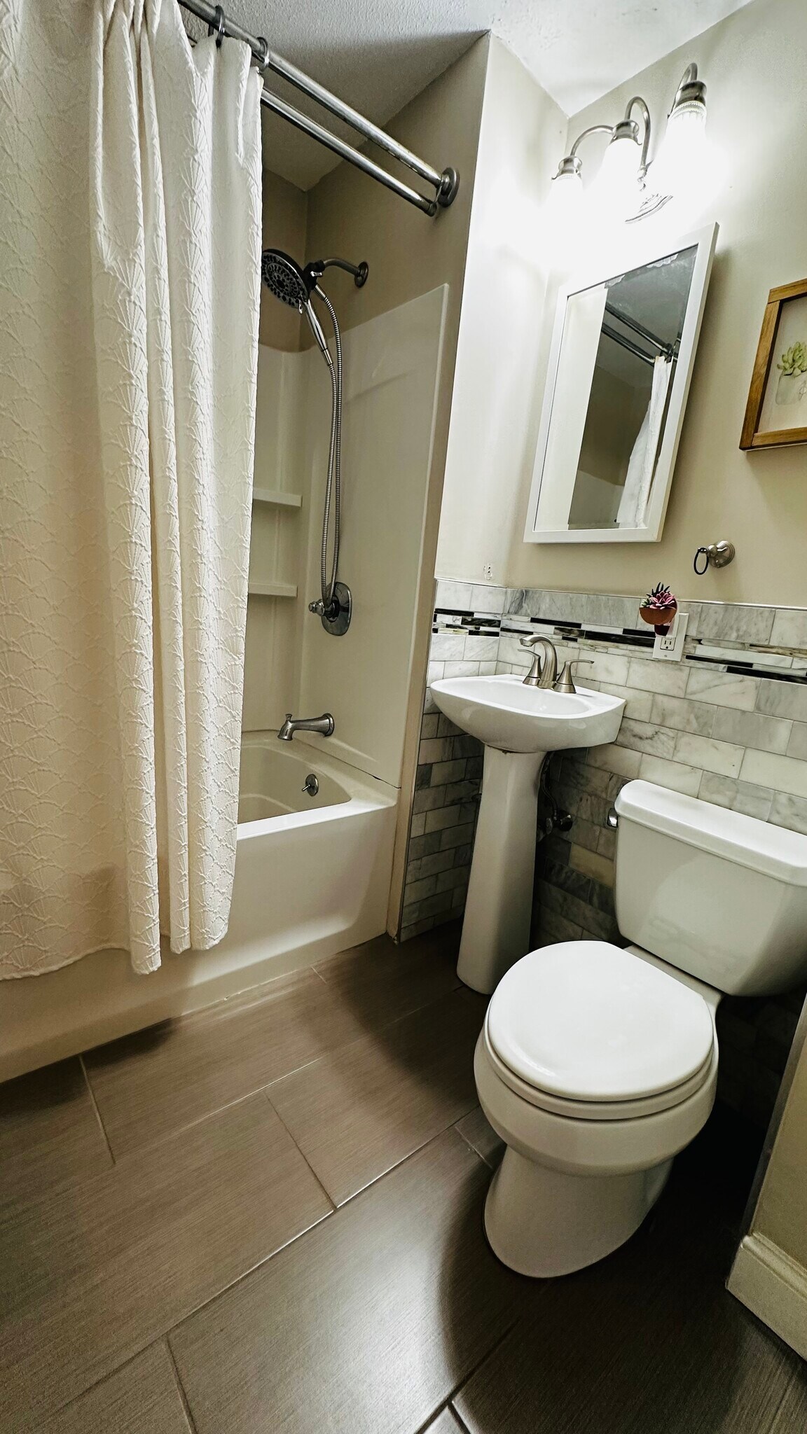 Building Photo - 139 Stetson St