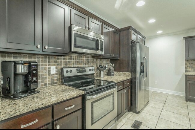 Building Photo - 4800 Maryland Dr
