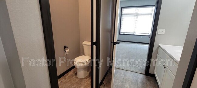 Building Photo - 304 Prairie Rose Trl