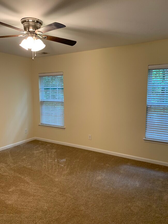 Building Photo - 11619 Stockdale Ct